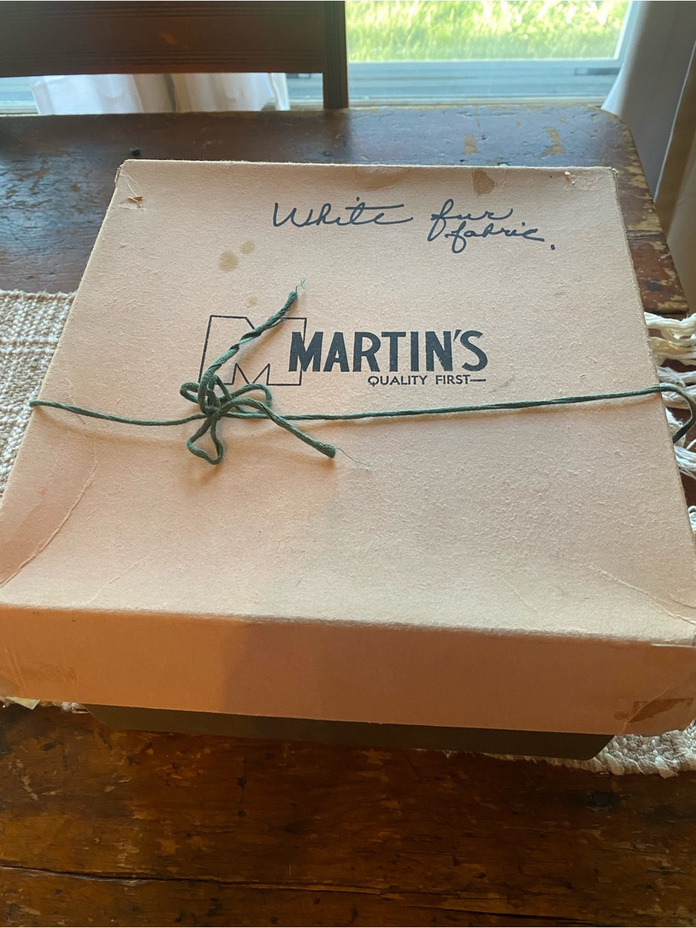 Martin's Vintage Box in Peach with Green Tie